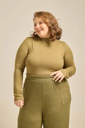 BLUSA SUEDE LIGHT COM GOLA