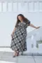 VESTIDO MIDI COM RECORTE NO BUSTO