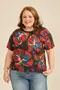 BLUSA BÁSICA VISCOSE ESTAMPADA COM GOLA DE RIBANA CANELADA