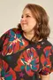 BLUSA BÁSICA VISCOSE ESTAMPADA COM GOLA DE RIBANA CANELADA