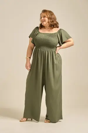 MACACÃO EM VISCOSE LISA COM LASTEX VERDE G1