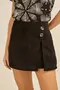 SHORT SAIA COM BOTÕES SCUBA SUEDE