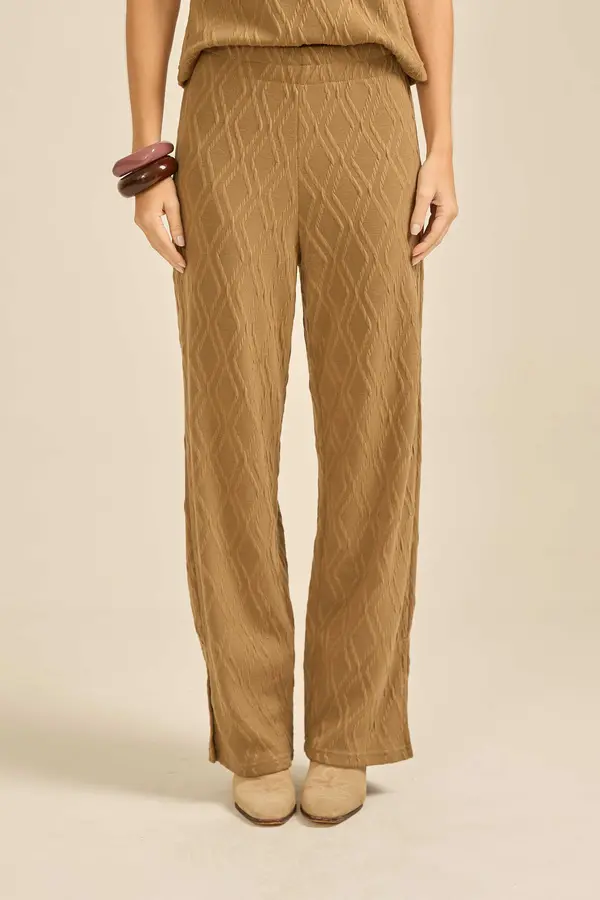 CALÇA RETA CANELADO LOSANGO