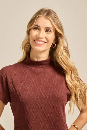 BLUSA GOLA CANELADO LOSANGO MARROM CAFÉ P
