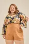 BLUSA COM BABADO NA MANGA ESTAMPA DOCE FLORAL MARINHO