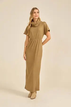 VESTIDO COM GOLA VERDE MUSGO M