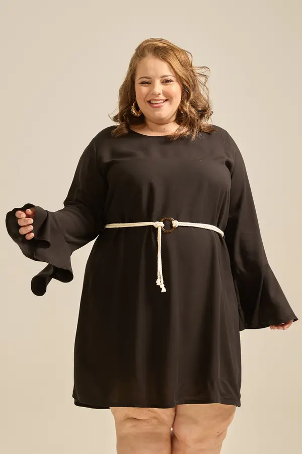 VESTIDO CURTO COM MANGA LONGA