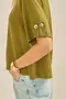 BLUSA COM BOTÃO NA MANGA