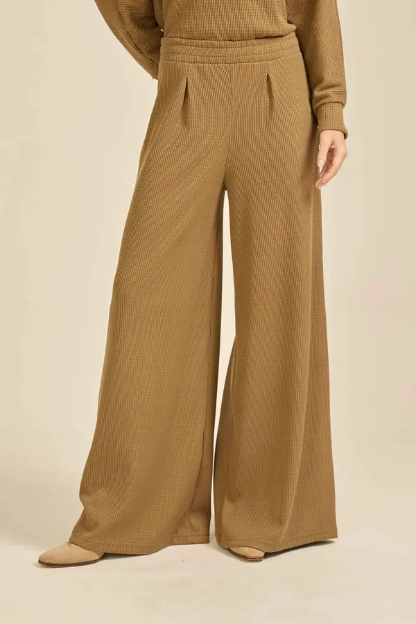 CALÇA PANTALONA COM PREGA