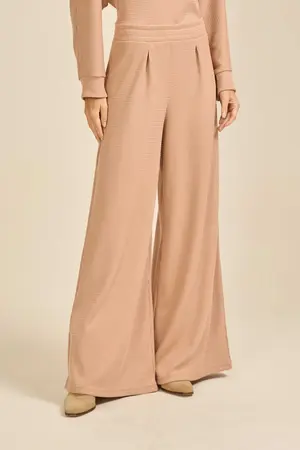 CALÇA PANTALONA COM PREGA SÂNDALO G