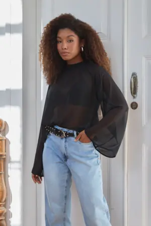 BLUSA COM GOLA E BOTÕES PRETO M