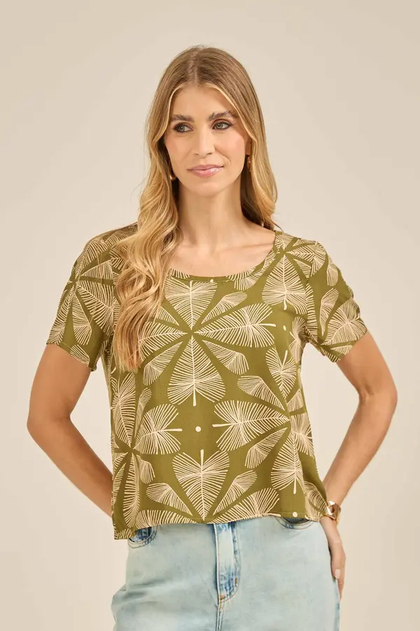 BLUSA ESTAMPA TREVO FUNDO VERDE