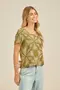 BLUSA ESTAMPA TREVO FUNDO VERDE