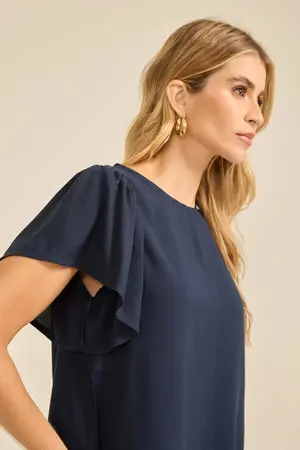 BLUSA BÁSICA COM BOTÃO