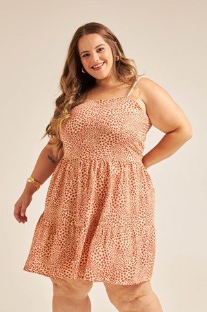 Vestidos plus size: modelos lindos em até 5x na Lojas Empório