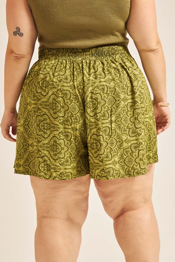 Short plus size feminino lindos em até 5x na Lojas Empório!